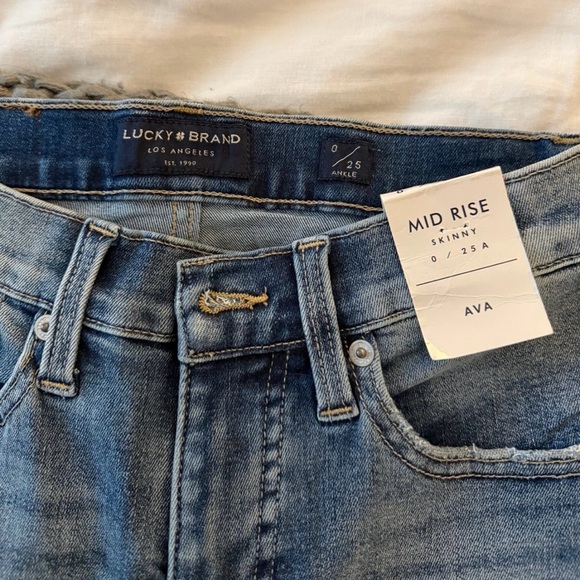 Jeans - Picture 2 of 5